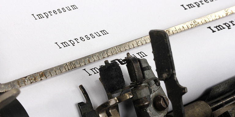 Symbolbild Impressum mit Schreibmaschine © pitels - Fotolia.com
